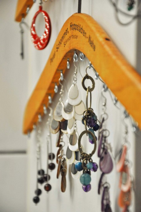 Use An Old Wooden Hangar To Store Your Necklaces #organization #storage #home #decorhomeideas