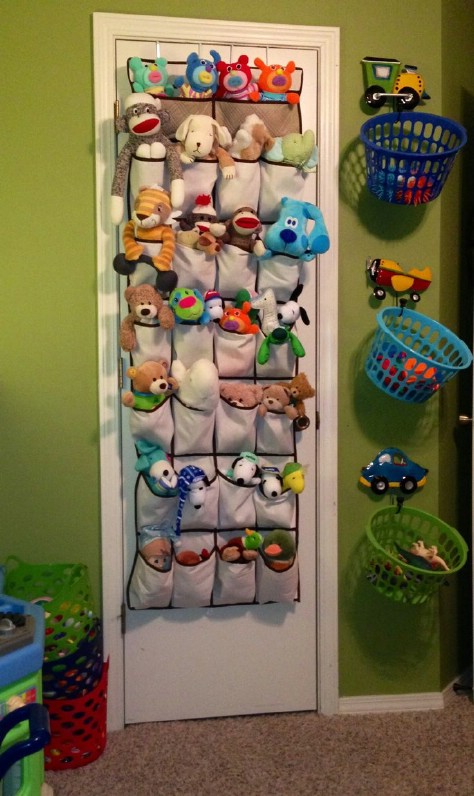 Store Plush Toys Using A Shoe Organizer #organization #storage #home #decorhomeideas