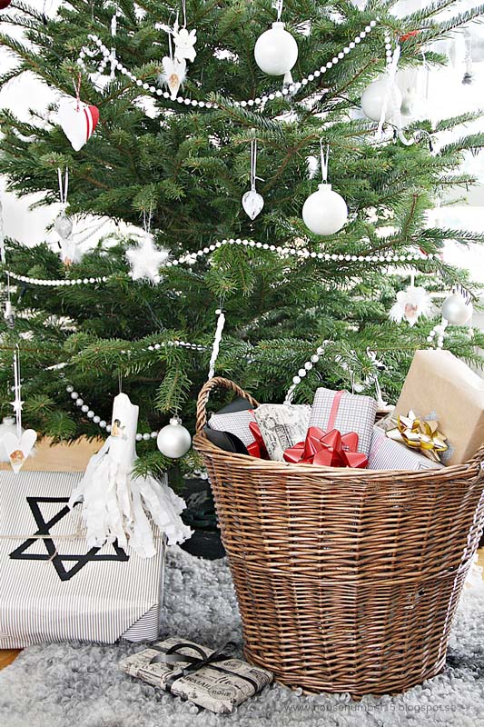 A Greeting #Christmas #minimalist #decor #decorhomeideas