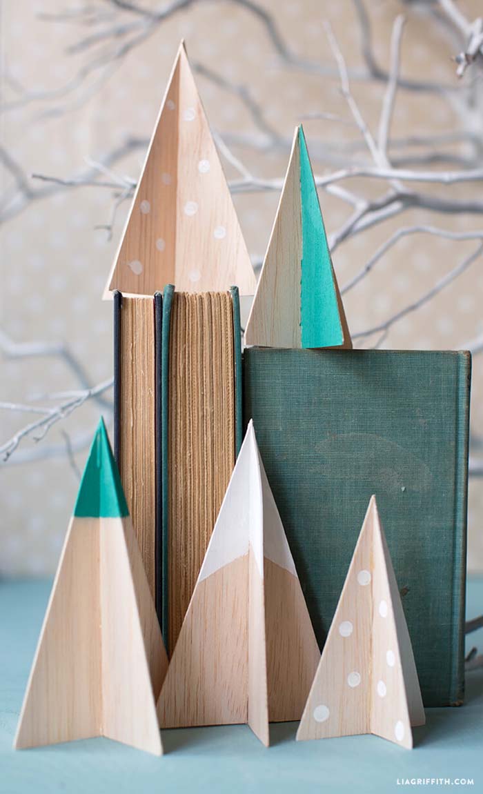 Balsa Wood Christmas Tree with Scandinavian Vibe #Christmas #Christmastree #decorhomeideas