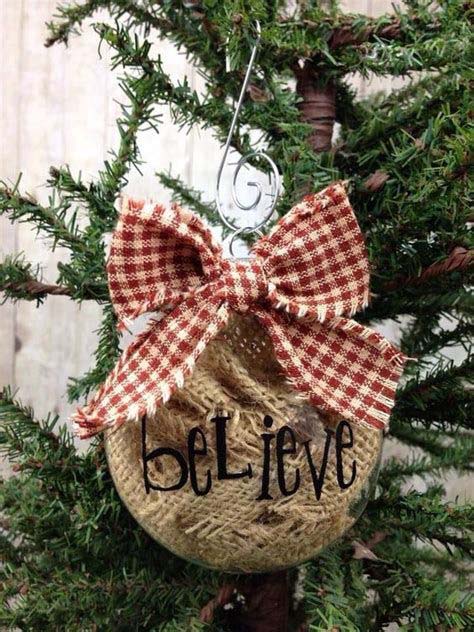 Burlap Christmas Ornaments Idea #Christmas #ornaments #dollarstore #decorhomeideas