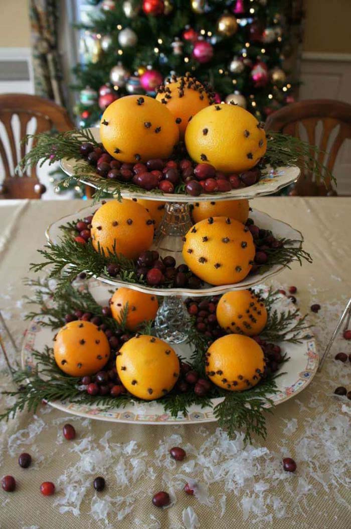 China Dessert Stand Featuring Traditional Clove-spiked Christmas Oranges #Christmas #cakestand #decorhomeideas