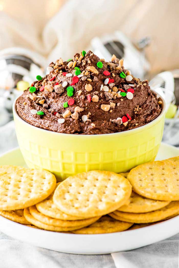 Christmas Crack Dip #Christmas #dips #decorhomeideas