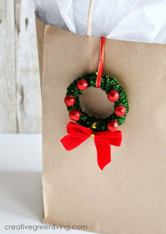 Christmas Wreath Ornament #Christmas #ornaments #dollarstore #decorhomeideas