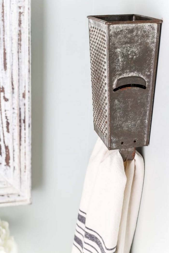 Clever Repurposed Cheese Grater Towel Holder #farmhouse #furniture #decorhomeideas