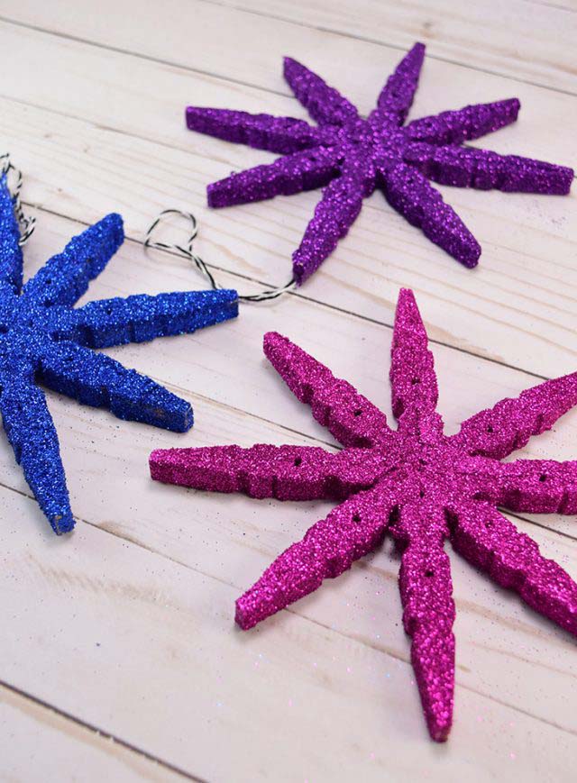 Clothespin Snowflake Ornaments #Christmas #ornaments #kids #diy #decorhomeideas