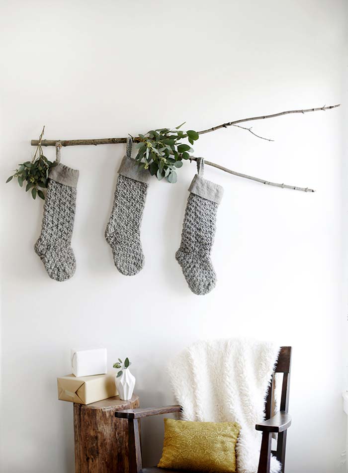 DIY Branch Stocking Display #Christmas #minimalist #decor #decorhomeideas