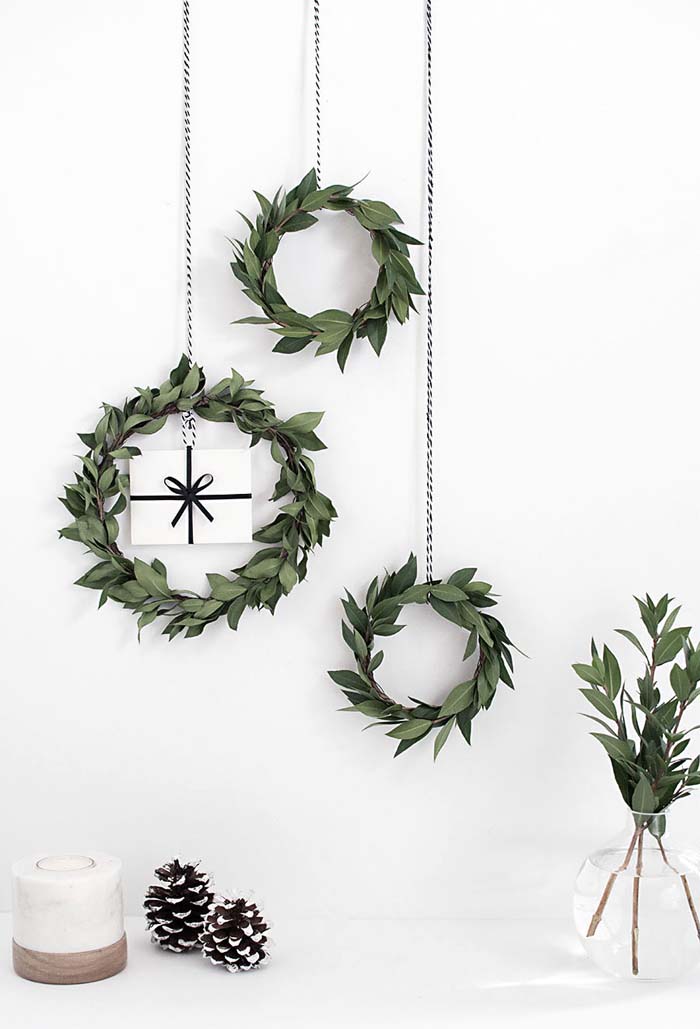 DIY Gift Card Mini Wreath #Christmas #walldecor #diy #decorhomeideas