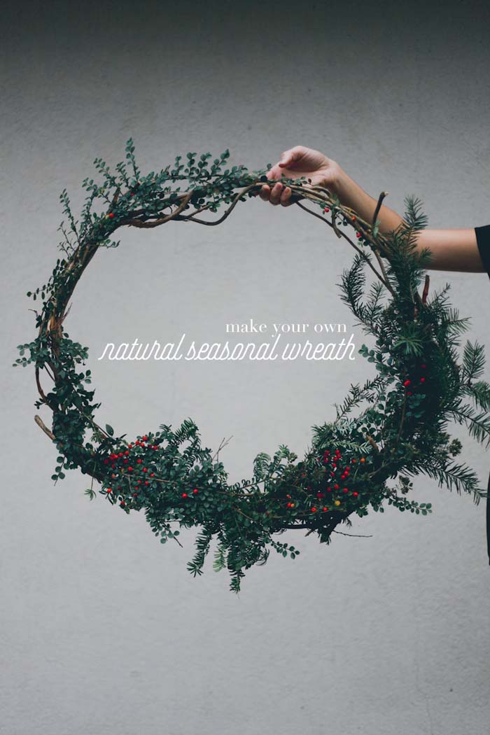 DIY Natural Seasonal Wreath #Christmas #minimalist #decor #decorhomeideas