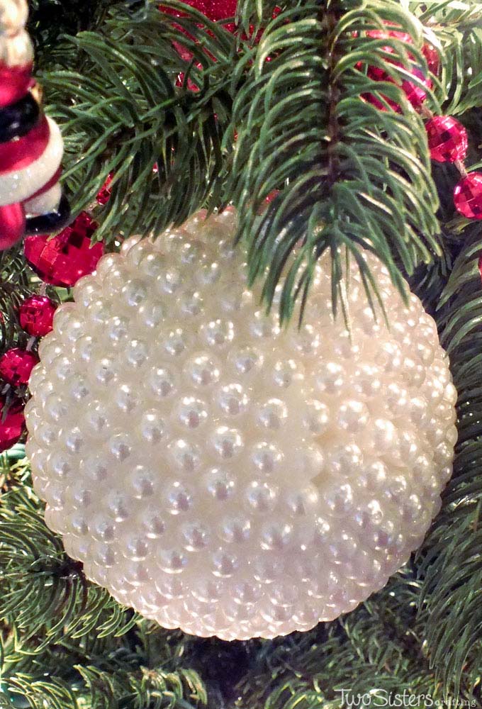 DIY Pearl Ornament #Christmas #ornaments #dollarstore #decorhomeideas
