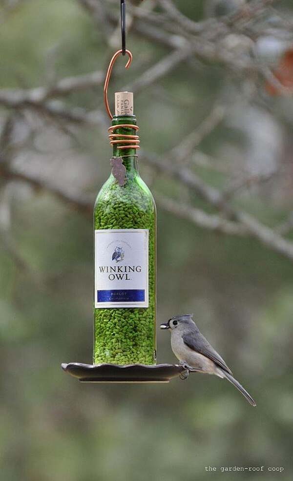 DIY Wine Bottle Bird-Feeders #winebottle #crafts #repurpose #decorhomeideas