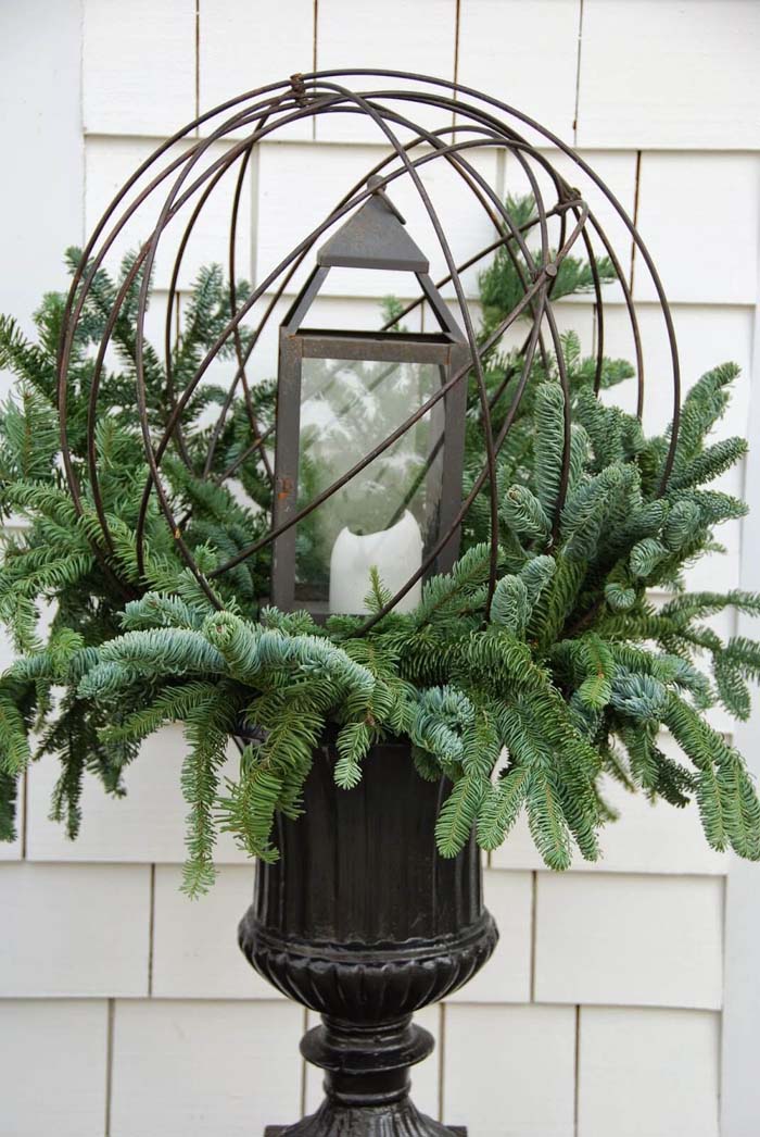 Evergreens and Lantern Globe Planter #Christmas #outdoor #planter #decorhomeideas