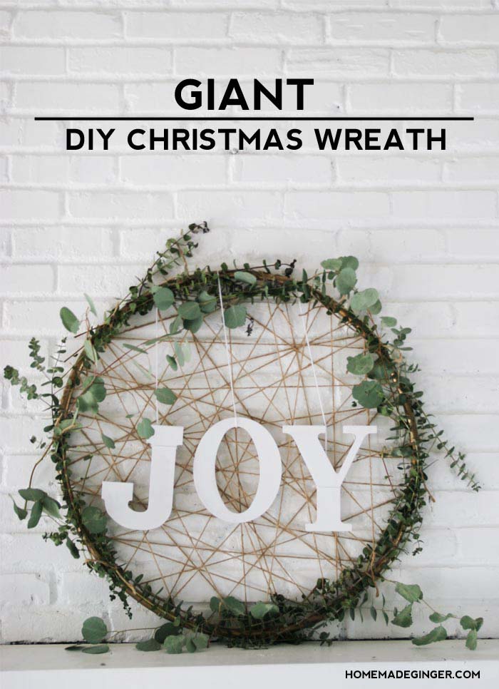 Giant DIY Christmas Wreath #Christmas #minimalist #decor #decorhomeideas