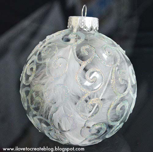 Glittery Swirl Ornaments #Christmas #ornaments #dollarstore #decorhomeideas