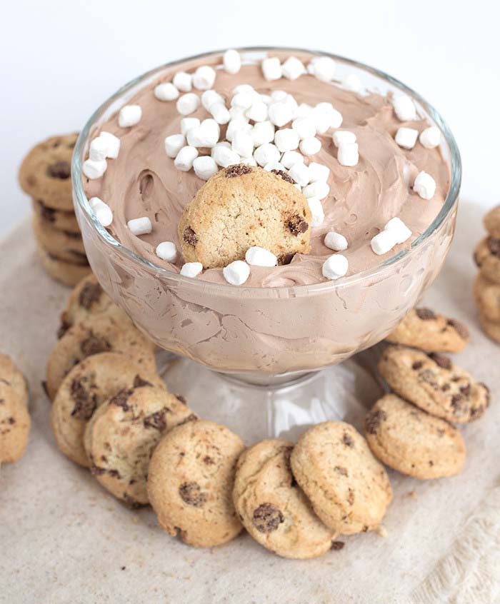 Hot Cocoa Cheesecake Dip #Christmas #dips #decorhomeideas