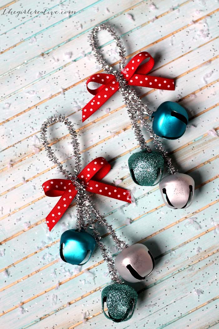 Jingle Bells DIY Christmas Ornaments #Christmas #ornaments #dollarstore #decorhomeideas