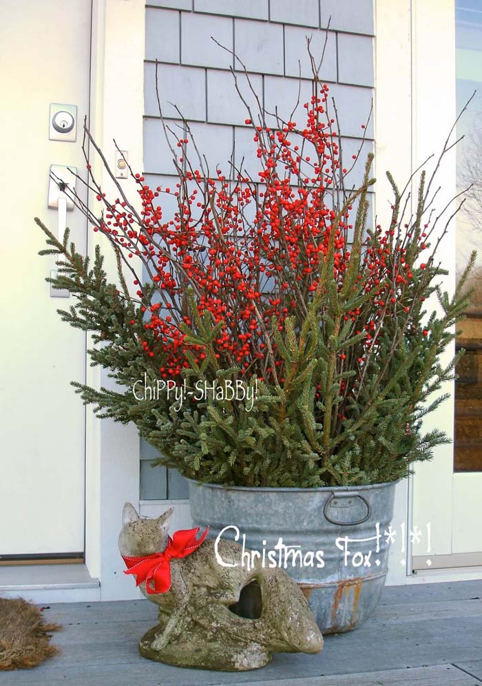 Metal Bucket Christmas Porch Planter #Christmas #outdoor #planter #decorhomeideas