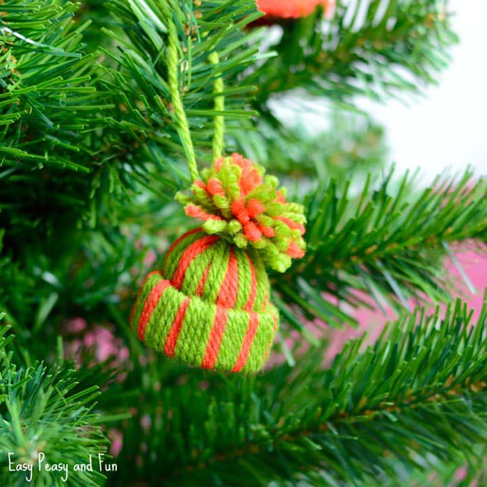 Mini Yarn Hats Ornaments #Christmas #ornaments #kids #diy #decorhomeideas