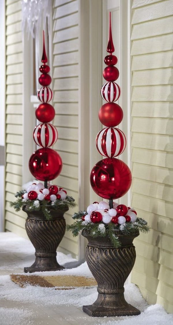 Outdoor Christmas Topiaries