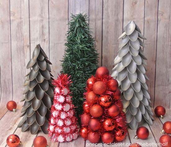 Plastic Spoon Christmas Tree Idea #Christmas #Christmastree #decorhomeideas