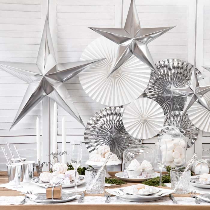 Pointed Silver Star Wall Hanging #Christmas #silver #decorations #decorhomeideas