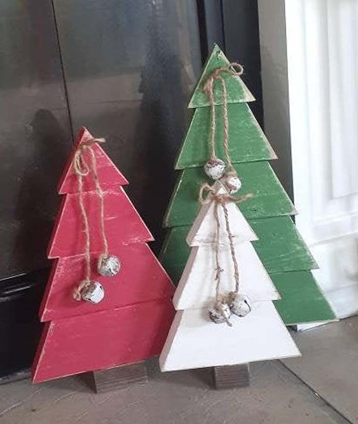 Reclaimed Wood Christmas Trees #Christmas #reclaimedwood #decorhomeideas