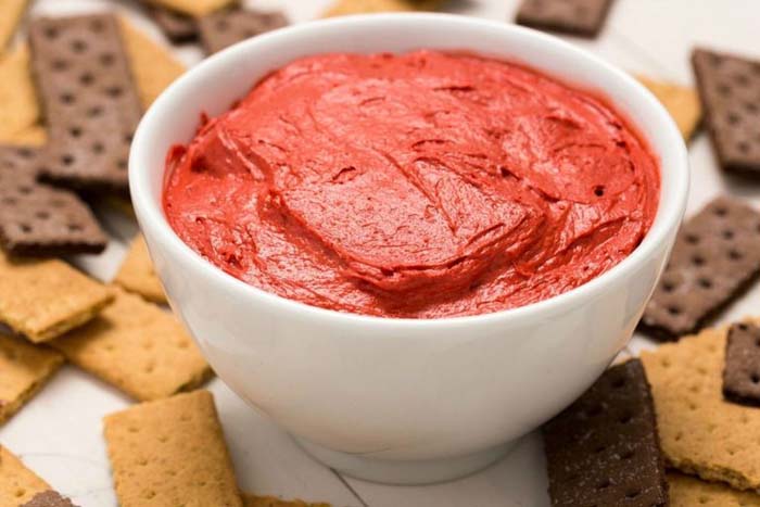 Red Velvet Cake Batter Dip #Christmas #dips #decorhomeideas