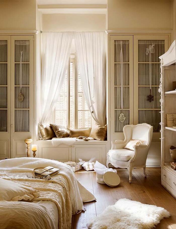 Romantic White Bedroom with a Window Seat #frenchcountry #decor #decorhomeideas