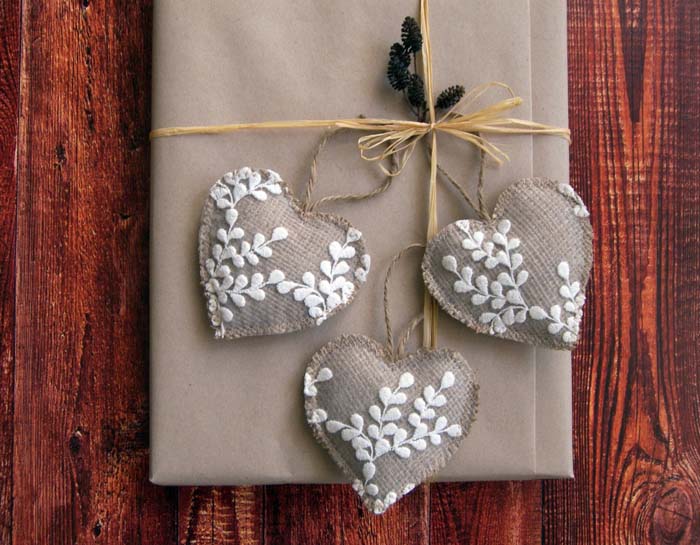 Rustic Heart Ornaments #Christmas #ornaments #rustic #decorhomeideas