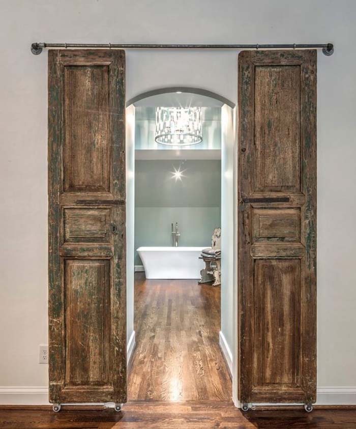 Rustic Wooden Barn Doors for Ensuite Bathroom #frenchcountry #decor #decorhomeideas