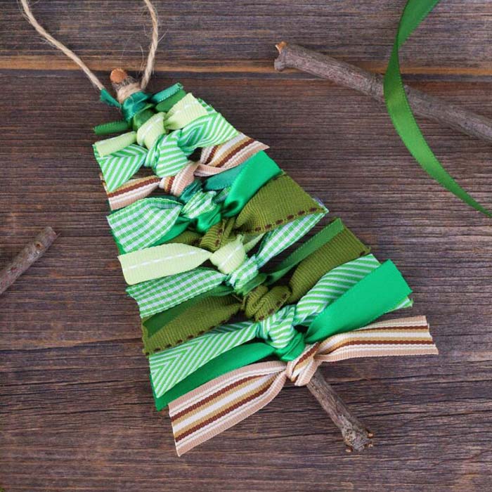 Scrap Ribbon Tree Ornaments #Christmas #ornaments #dollarstore #decorhomeideas