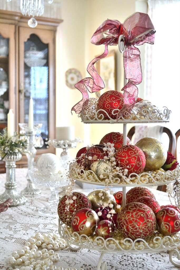 Scroll-worked Dessert Caddy And Matching Ornaments In Red And Gold #Christmas #cakestand #decorhomeideas