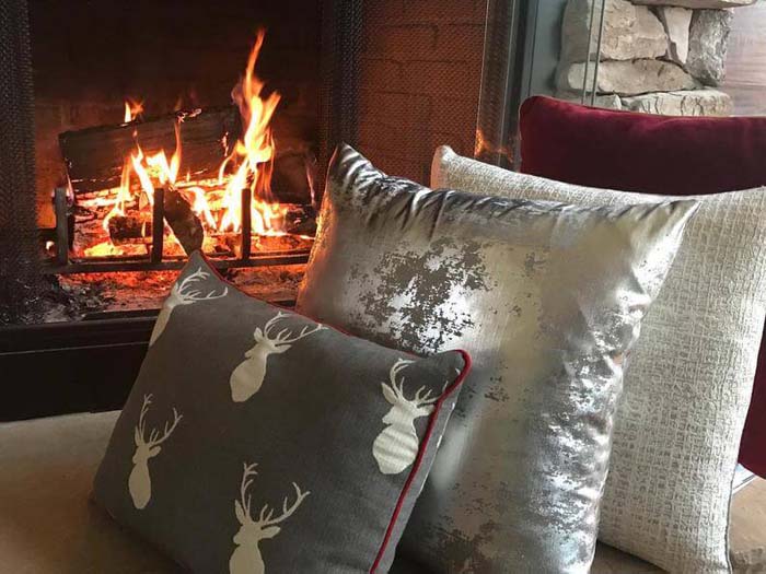 Silver Stag Throw Pillow Set #Christmas #silver #decorations #decorhomeideas