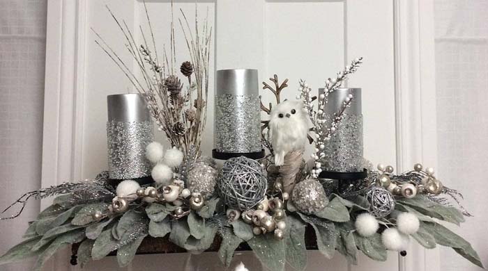 Silver Woodland Candles on Poinsettia Leaves #Christmas #silver #decorations #decorhomeideas