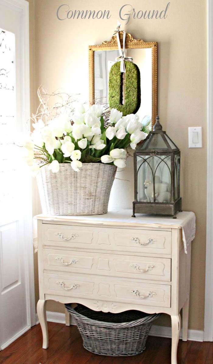 Springtime French Country-Inspired Foyer Display #frenchcountry #decor #decorhomeideas