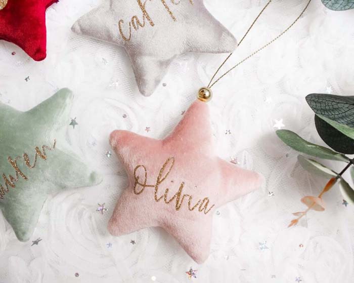 Stuffed Felt Hanging Name Bauble #Christmas #personalizedbaubles #baubles #decorhomeideas