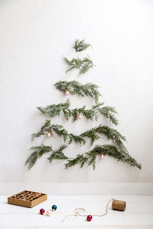 Wall Christmas Tree #Christmas #walldecor #diy #decorhomeideas