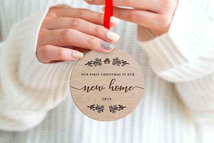 Wooden Round New Home Engraved Bauble #Christmas #personalizedbaubles #baubles #decorhomeideas