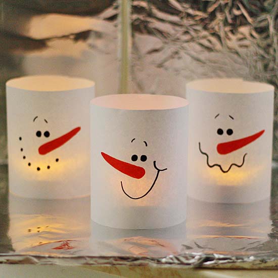 3-Minute Paper Snowman Luminaries #Christmas #snowman #crafts #decorhomeideas