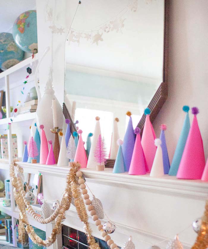 A Whimsical Technicolor Christmas Mantel Design #Christmas #mantel #decorhomeideas