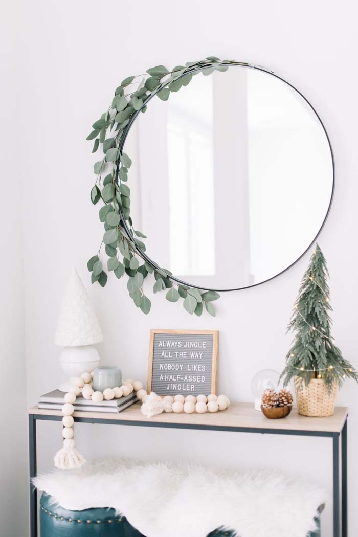 Add Eucalyptus Accents #Christmas #style #decorhomeideas