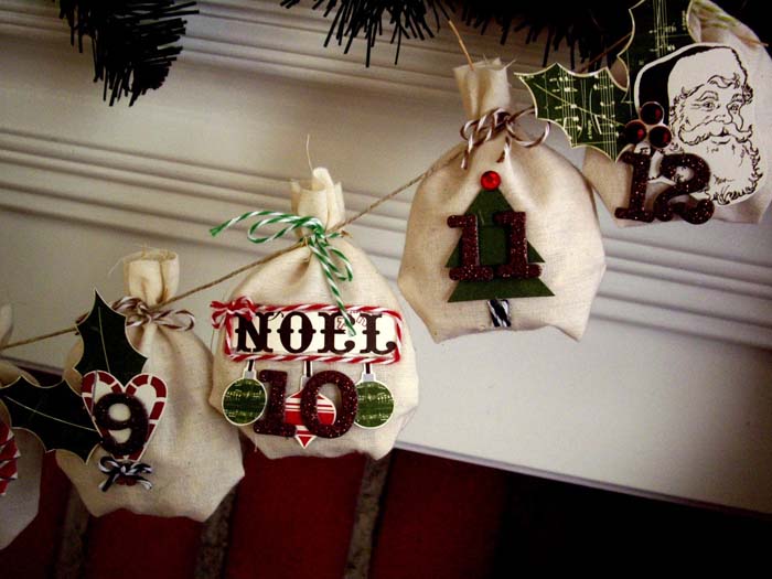Bags of Christmas #Christmas #DIY #garland #decorhomeideas