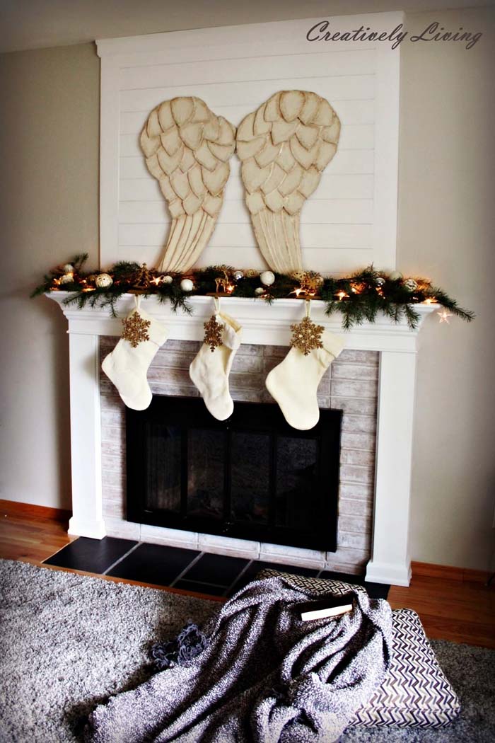 Beautiful DIY Angel Wing Centerpiece #Christmas #mantel #decorhomeideas
