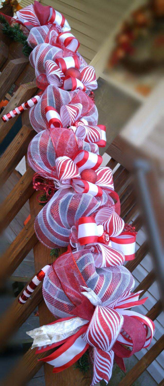 Candy Cane Delight #Christmas #DIY #garland #decorhomeideas