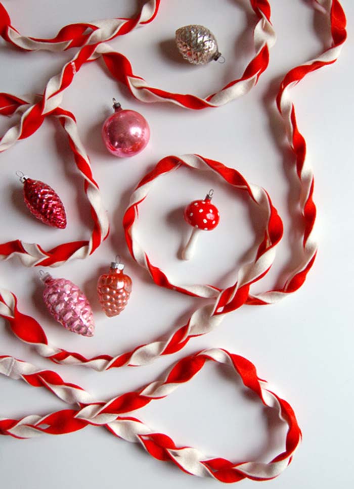 Candy Cane Twist #Christmas #DIY #garland #decorhomeideas
