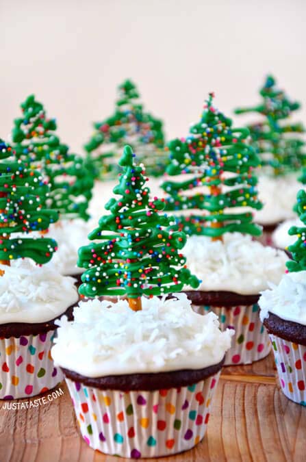 Chocolate Christmas Tree Cupcakes #Christmas #treats #decorhomeideas
