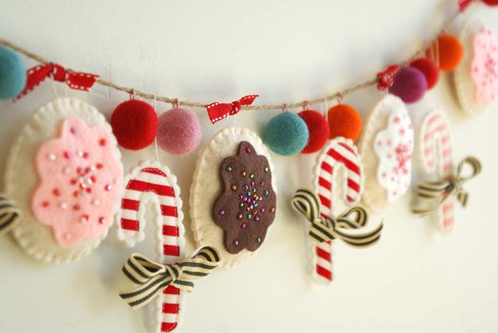 Cookies and Sugarplums #Christmas #DIY #garland #decorhomeideas