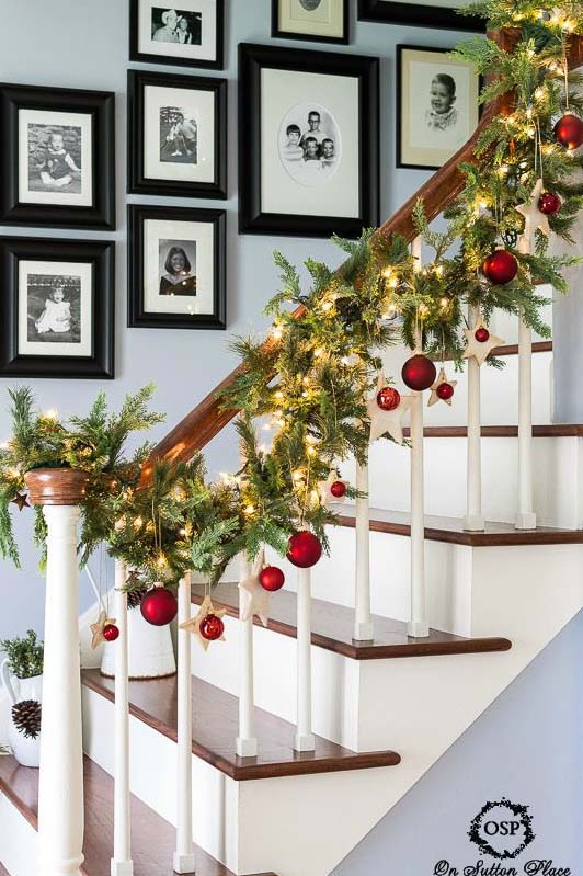 Dangle Shiny Ornaments #Christmas #style #decorhomeideas