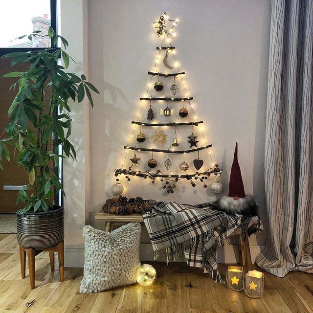 Deconstructed Christmas Tree #Christmas #Christmastree #nontraditional #decorhomeideas