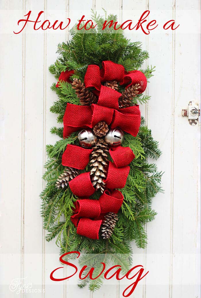 Decorate Your Entrance with a DIY Swag #Christmas #crafts #decorations #decorhomeideas